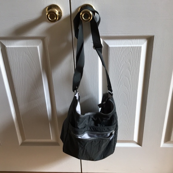 Baggalini grey adjustable strap handbag - Picture 2 of 5